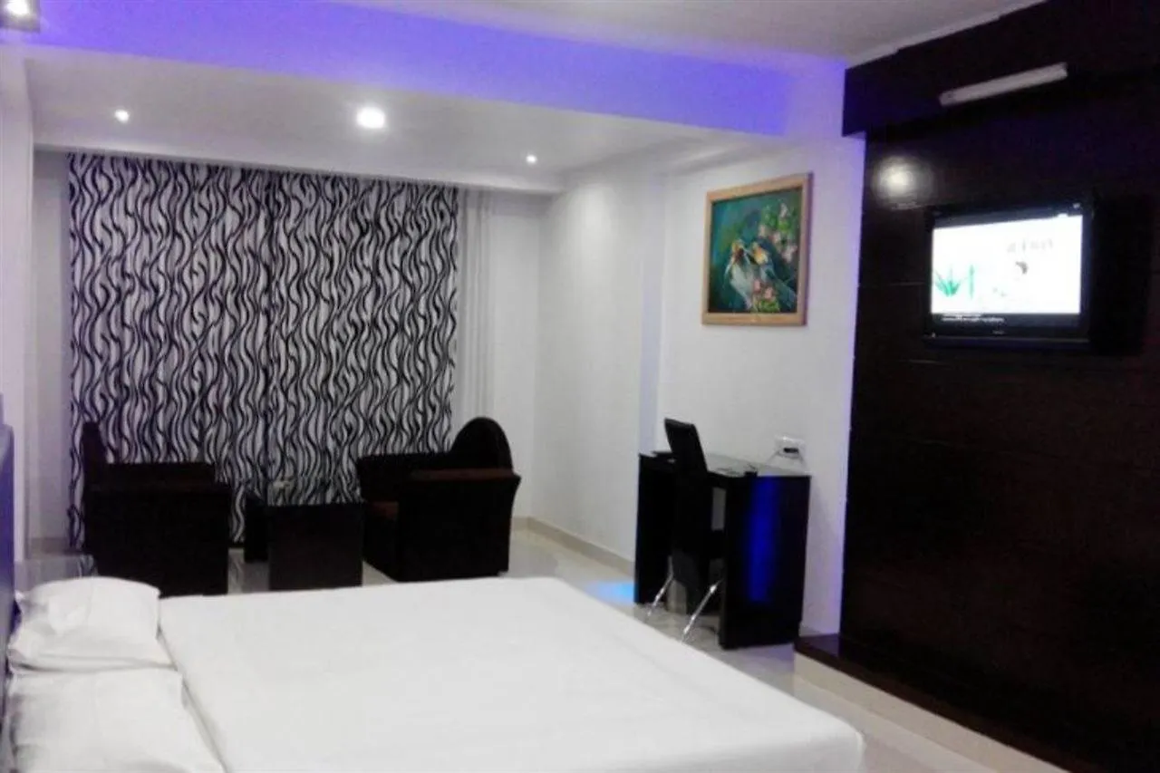 Well View Residency Hotel Parassinikkadavu