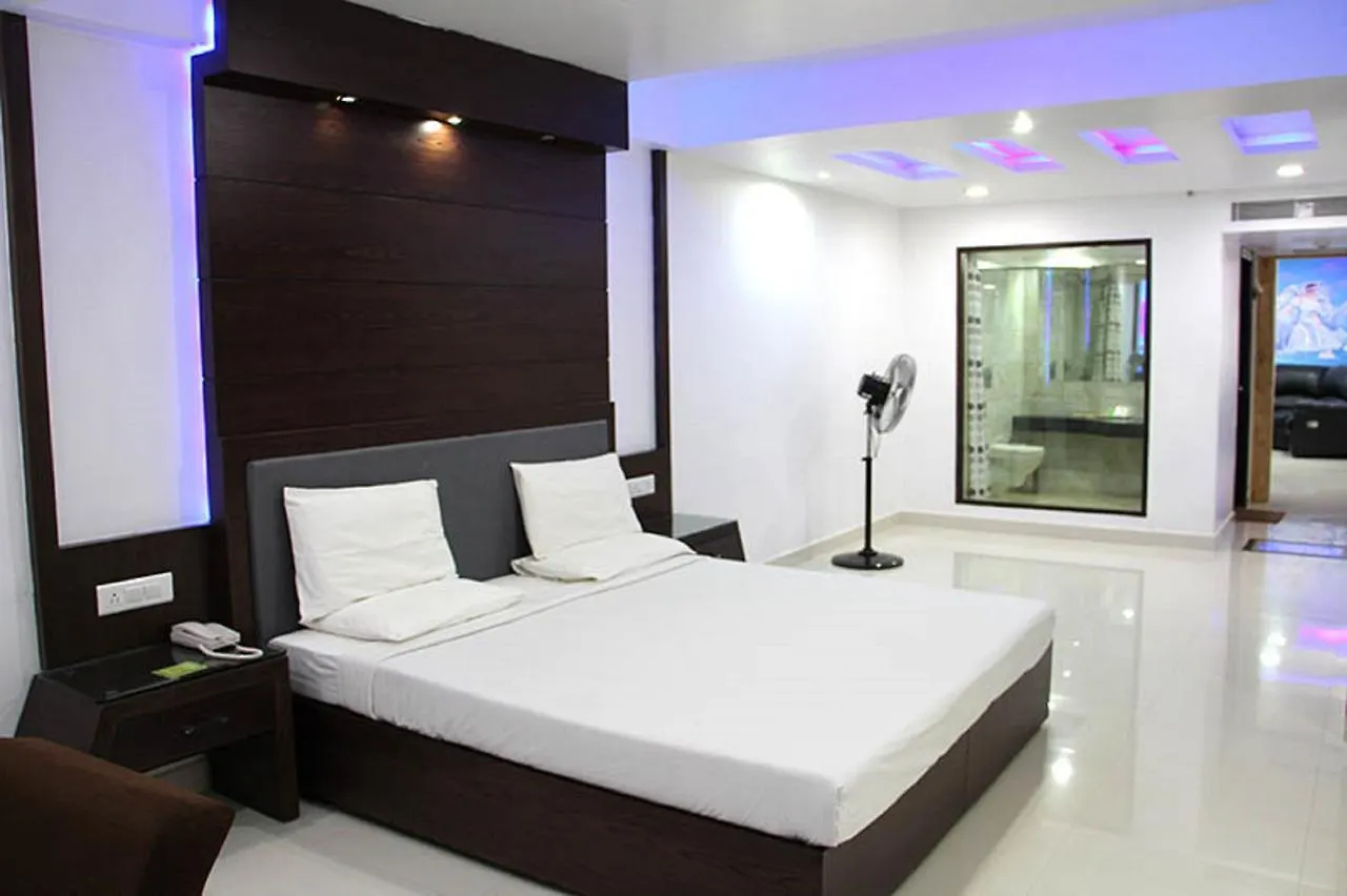 Well View Residency Hotel Parassinikkadavu